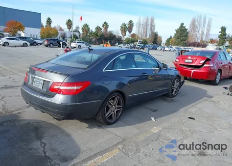 2012 Mercedes-Benz E 350 z USA, uszkodzony, nr VIN WDDKJ5KB1CF163698